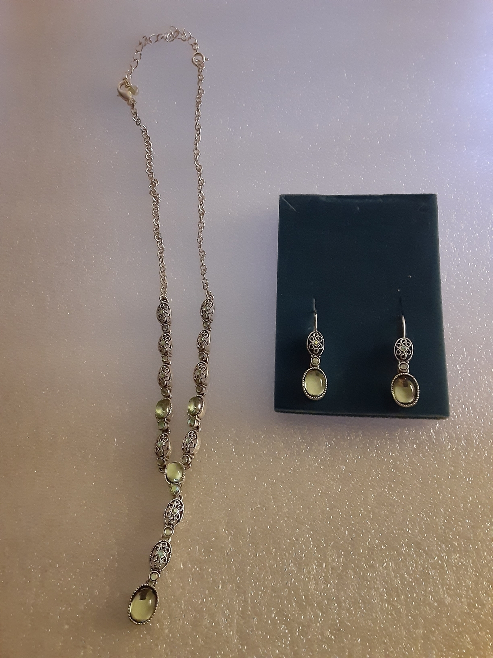 Avon Silver Tone Victorian Style Filigree Y-Necklace and Earring Gift Set Avon